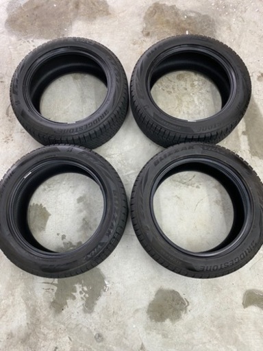 ブリヂストン BLIZZAK VRX2 235 50 18  4本