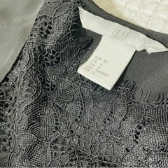 お譲りします　H＆M 黒　ノースリーブ　36サイズの画像