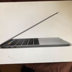 【最終値下げ】MacBook Pro MPXV2J/A 13インチ タッチバー（2018年5月購入）の画像