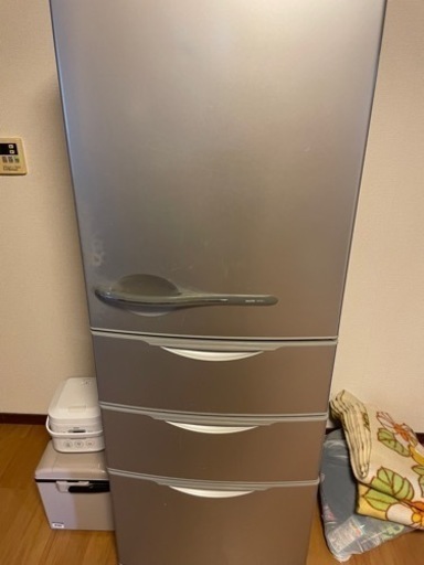 冷蔵庫　テレビ2台