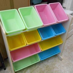 子供部屋　おもちゃ収納ラック