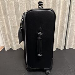 【ZARA @ギリシア】スーツケース/キャリーケース（黒色・フェイクレザー・機内持込サイズ）の画像