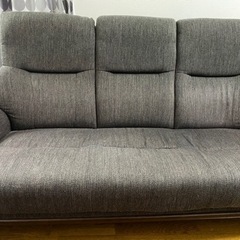 ニトリ　3人用布張りソファの画像