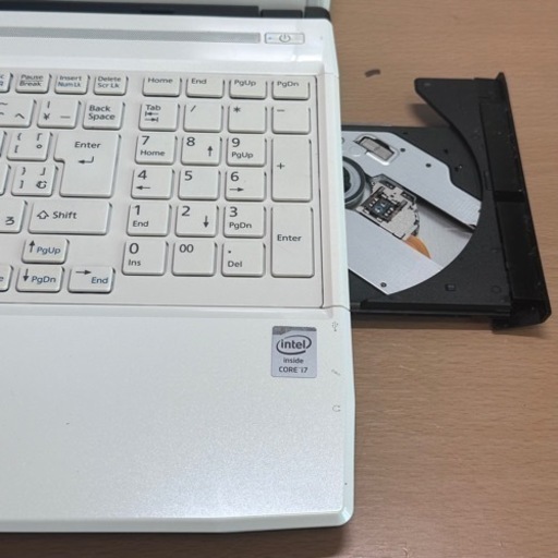 お取引完了【整備完了!!】パワフルノート Core i7 メモリ8G SSD512G Blu-rayドライブ スッキリ見やすい15.6