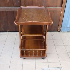 karimoku(カリモク家具) アンティーク調 キッチンワゴンです