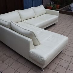 Leatherworld(レザーワールド)のLXコレクション 総本革カウチソファー。スタイリッシュでスッキリとしたデザインありながらゆったりとしたシートのモダンなレザーワイドソファーです♪DD123の画像