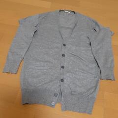 【美品】グレーのカーディガン