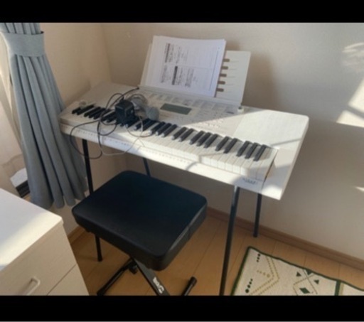 カシオ光ナビゲーションキーボードと椅子