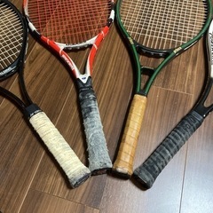 [無料］テニスラケット4本セットの画像
