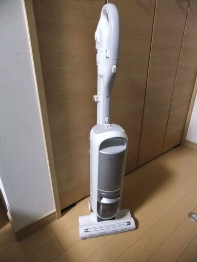 ☆（お取引き者決定）SHARP　シャープ　ほうき形電気掃除機（サイクロン）　EC-ST7-S（現状渡し）☆