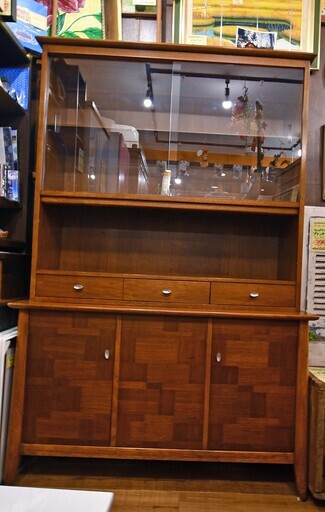 ●近郊格安配送●アクメファニチャー　キャビネット　中古品●相模原　横浜　神奈川●アメリカン　ビンテージ　食器棚　acme funichure