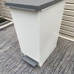 ペダル式ダストボックス(ﾟ∀ﾟ)の画像