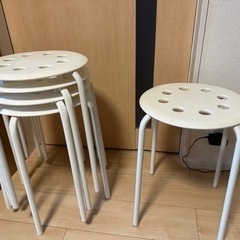 イケアのスツール