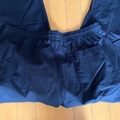 【今週100円】【UNIQLO】『メンズ薄手のパンツXL』の画像