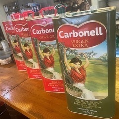 お店(スペインバル)で使ったオリーブオイル4リットルの空缶