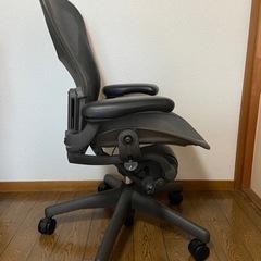 アーロンチェアの画像