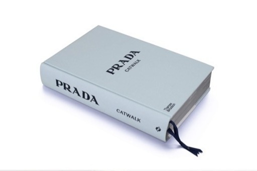 PRADA ブックインテリア