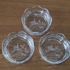 ガラスの器　3個セットの画像