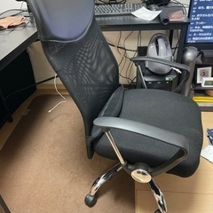 オフィスチェア(ゲーミングでも利用できます)の画像