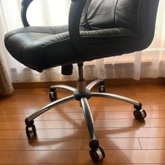オフィスチェアを譲りますの画像