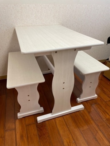 ダイニングテーブル