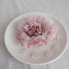 バラの花　ピンク フラワー コサージュの画像