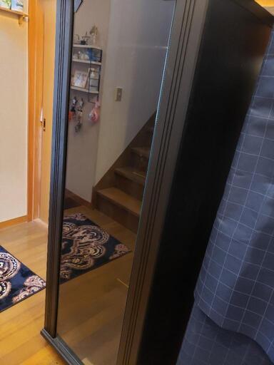 美品黒の洋服掛けです。