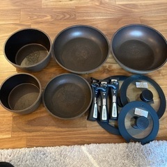 【再お値下げ】アイリスオーヤマの鍋セットの画像