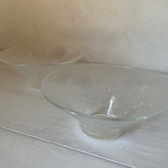 ウズウズの模様が可愛いガラス鉢