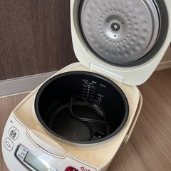 炊飯器の画像