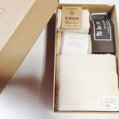Ｆ【新品】タオル　LA FORET　炭石鹸セット　ギフト箱入り