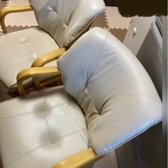 ダイニングチェア　２脚　(回転椅子・ひじ掛け・キャスター付き)