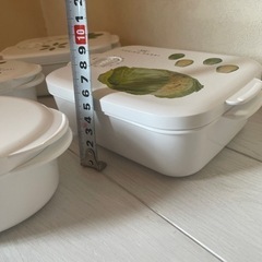 花井幸子タッパーセットの画像