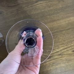 青色のグラスの画像