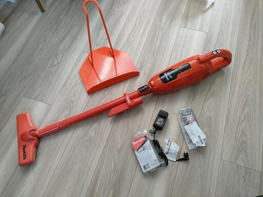 makita 充電式クリーナー ターボ60 CL113FD