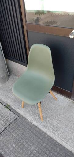 イス【一か所ビス他の物にて、対応】