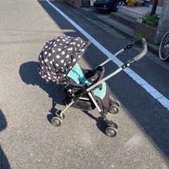 ベビーカー　アップリカlaura