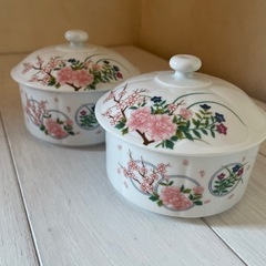 有田焼きの蓋付き陶器