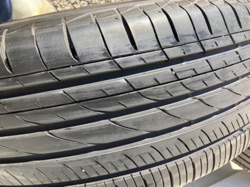 夏用タイヤ　215/60/R17 96H ほぼ新品