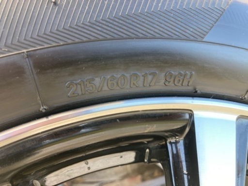 夏用タイヤ　215/60/R17 96H ほぼ新品