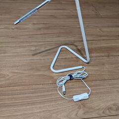 イケア　テーブルランプ　USB仕様