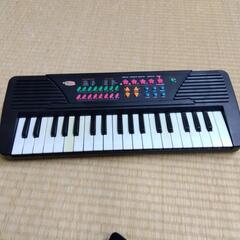 コンパクトピアノ