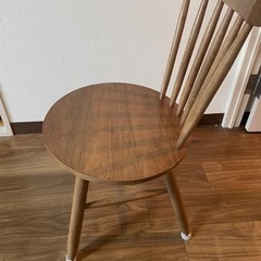 ニトリダイニングテーブルの画像