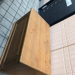 【あげます】収納付きベンチさしあげます。4/15までに取りに来れる方