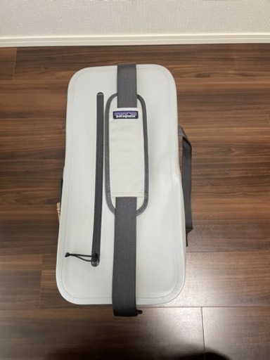 新品 Patagonia Stormsurge Great Divider バッグ　フィッシングバッグ　カメラバッグ