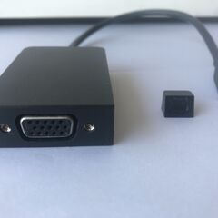 Microsoft Surface 純正品 VGAディスプレイアダプター モデル1518の画像
