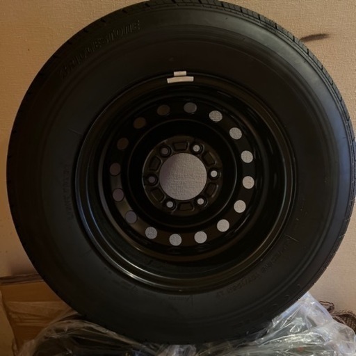 タイヤ　ホイール、ホイールカバー付き　ブリヂストン