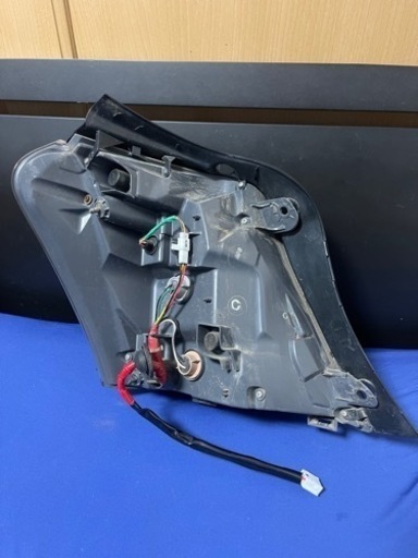 トヨタSAI AZK10 テールランプ