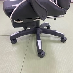 【新古品】ゲーミングチェア（物々交換可）の画像