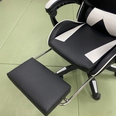 【新古品】ゲーミングチェア（物々交換可）の画像